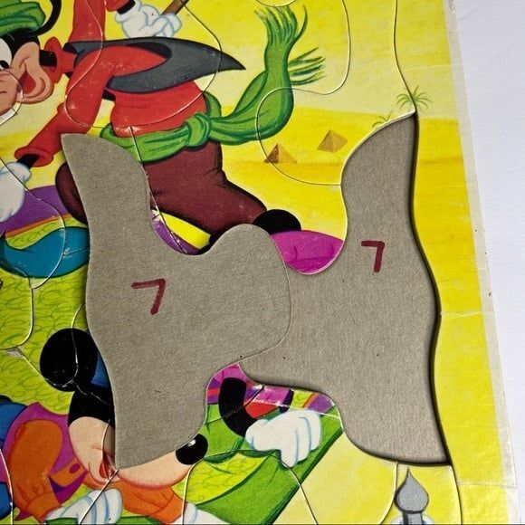 Vintage Walt Disney Mickey Mouse with Minnie & Goofy Frame Tray Puzzle - Picture 11 of 11